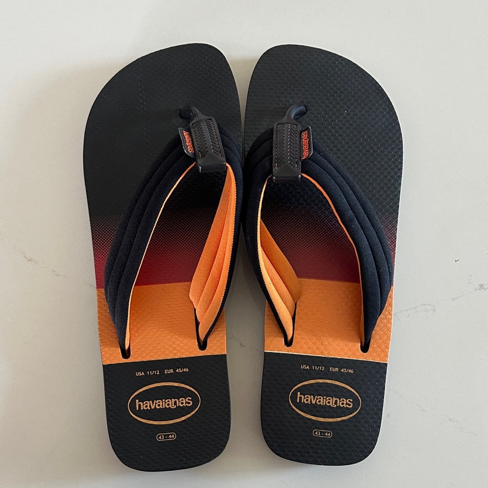 Havaianas Men's Black and Orange Gradient Flip Flops size 11/12